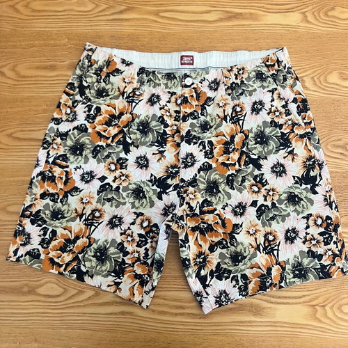 Levi's floral bermuda shorts XL like new, multicolor