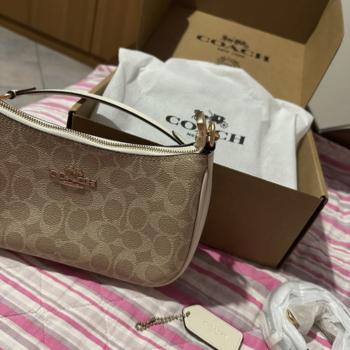 Coach shoulder bag new, beige and white