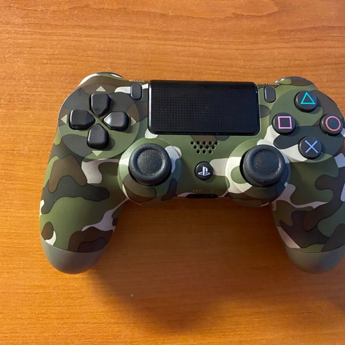 DualShock 4 V2 Sony camo controller like new for PlayStation 4