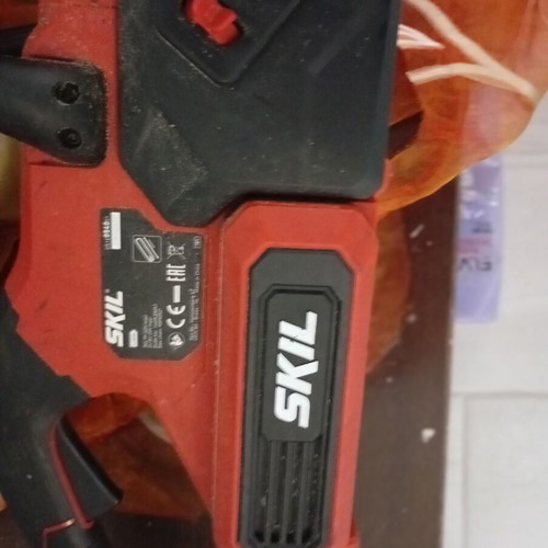 Skill Chainsaw 35 and Brush Cutter like new with 3 batteries 5Ah