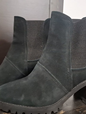 Ugg Hazel Black Suede Ankle Boots like new, size 36