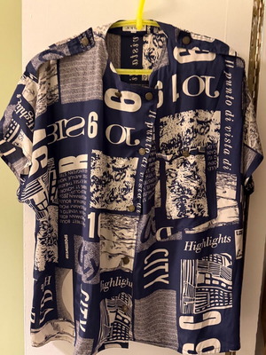 Jobis women's shirt like new, short sleeves, dark blue and white print