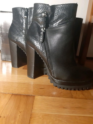 Migato ankle boots size 37 like new, black with 11 cm heel