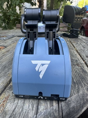 Thrustmaster TCA Quadrant Airbus joystick like new