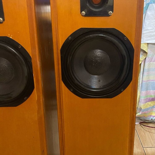 Vintage floor speakers upgraded with Nokia Germany woofers and Foster Japan tweeters used