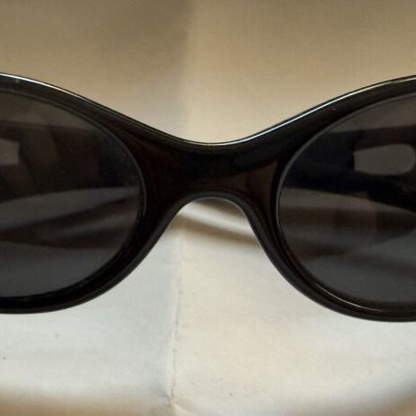 Children's black sunglasses used, boy size, No Name brand