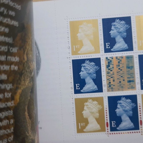 UK Microcosmos Royal Mail Booklet Stamps 2003 new