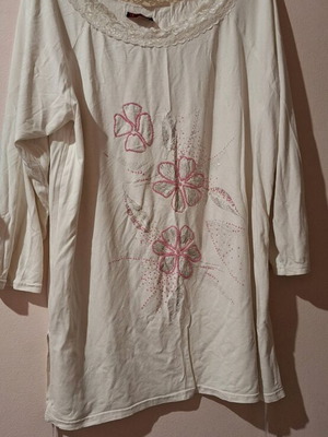 Blouse white with pink designs like new, size XXL