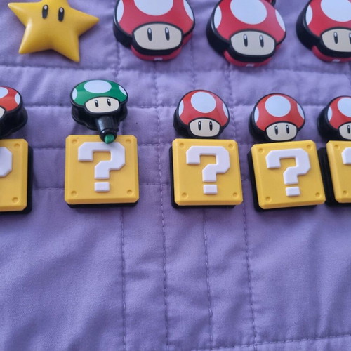 Super Mario Nintendo figures like new, pack of 25 pieces