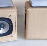 Hitachi bookshelf speakers like new, 8Ω 15W RMS 30W max