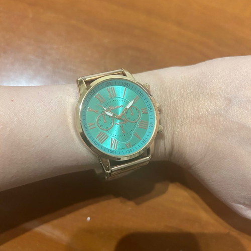 Women's rosegold watch with green dial new