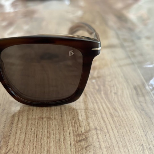 David Beckham DB 7000/S EX4 Sunglasses like new, brown