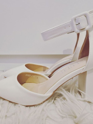 Γόβες λευκές νέες, μέγεθος 39, οικολογικό δέρμα