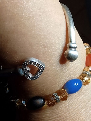 Silver 950 cuff bangle with heart motif and stones