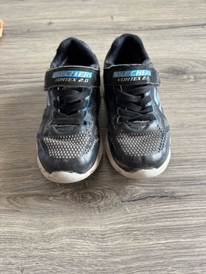 Παιδικά αθλητικά Skechers μεταχειρισμένα, μπλε, νούμερο 30, με φωτάκια