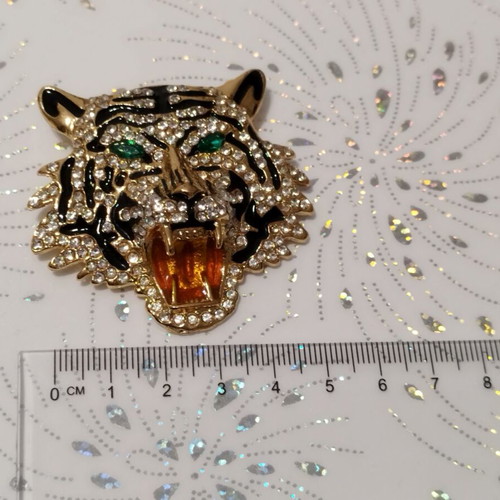 Tiger pin new, gold color, size 5 x 6 cm