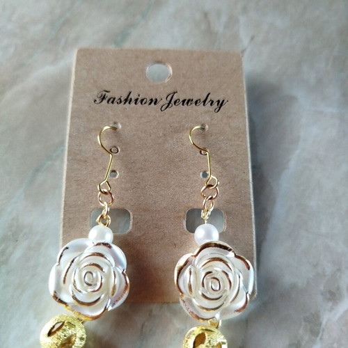 Pearly rose and gold earrings new