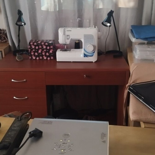 Toshiba Projector TDP-S21 DLP with remote and adjustable stand