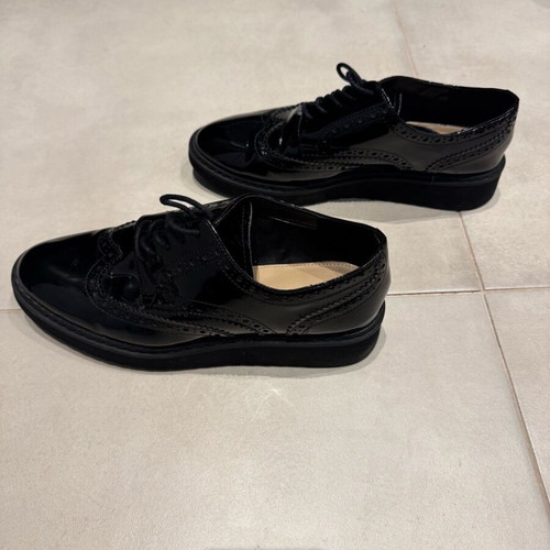 Aldo women's black patent leather shoes like new, size 39