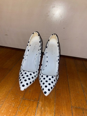 Pumps used size 39-40, white with polka dots