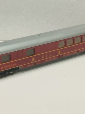 Passenger wagons HO scale used, set of 3 for three-rail system