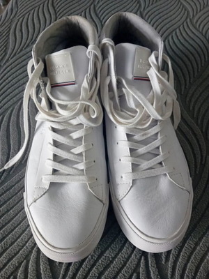 Tommy Hilfiger leather boots like new, size 43, white