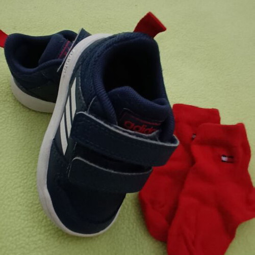 Adidas baby shoes no 19 and Tommy Hilfiger socks set like new