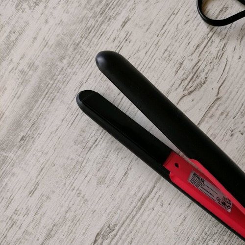 Muhler hair straightener like new, small and fast heating