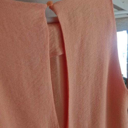 Peach dress like new, midi with side slits and back button