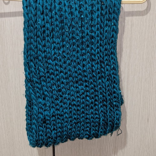 Emerald green knitted neck scarf with sequins