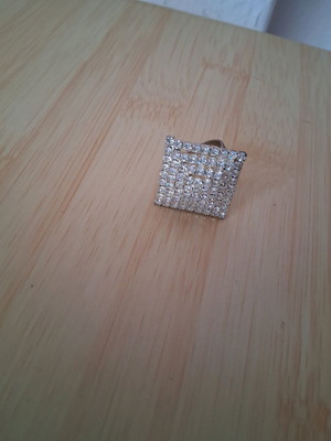 Ring with rhinestones like new, silver tone