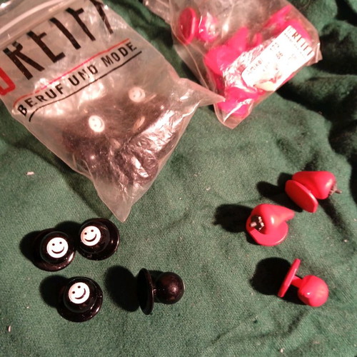 Cooking uniform buttons unused, pack of 2 sets with smile and red pepper