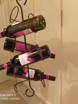 Iron hanging wine rack 6 bottles new