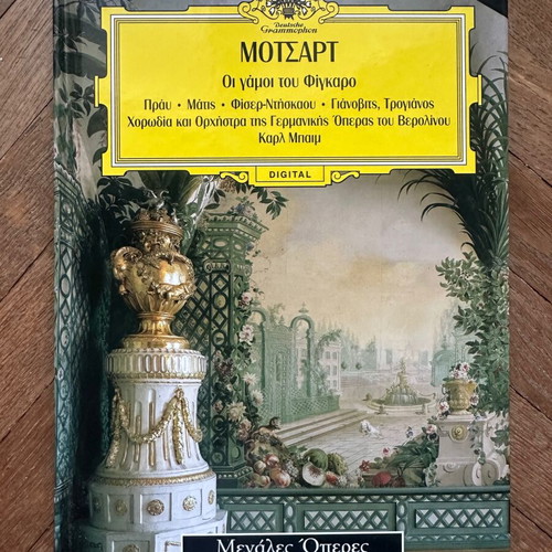 Mozart The Marriage of Figaro book 3CD like new, great operas Deutsche Grammophon