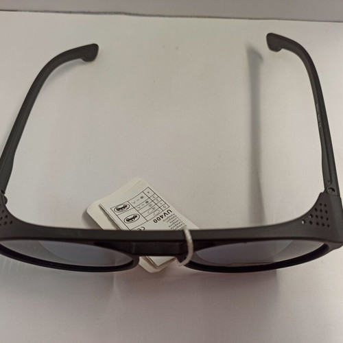 Men's sunglasses new, black, modern design