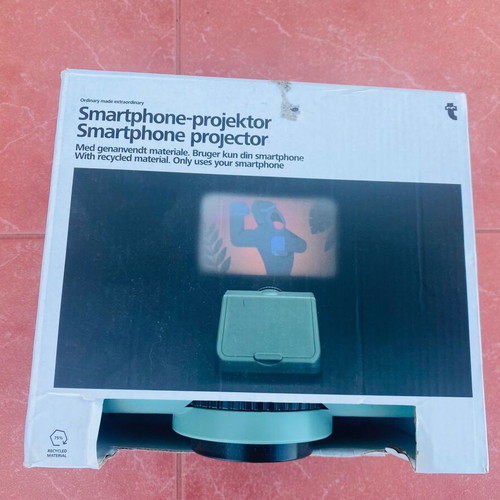 Flying Tiger Smartphone Projector new