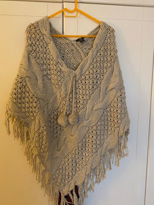 H&M knitted cape like new, grey boho style