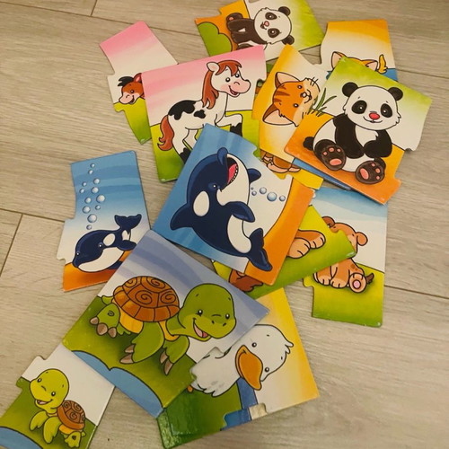 Educational game with cards used without box