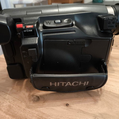 Hitachi H825LE 8mm video camera recorder used with accessories