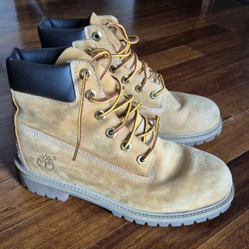 Timberland women's hiking boots like new, size 39