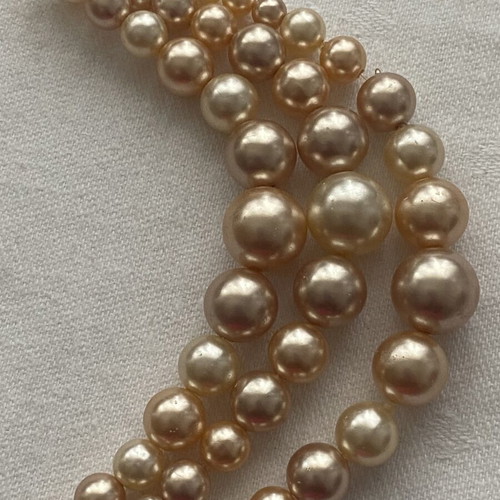 Elegant pearl necklace pink-gold, like new, 3 strands, 50 cm