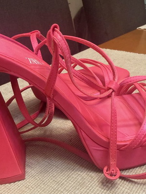Zara pink sandals size 39 used