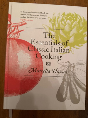 The Essentials of Classic Italian Cooking Cookbook καινούργιο