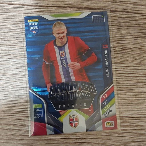 Fifa 365 Adrenalyn Xl 2025 Panini Card #4 - Erling Haaland Golden Baller  (Manchester City) Erling Haaland Rookie Card
