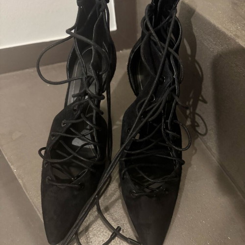 Kendall &Kylie suede pumps like new, black, size 40