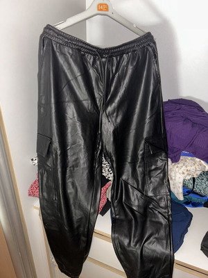 Black leather cargo pants XL like new Pink Woman
