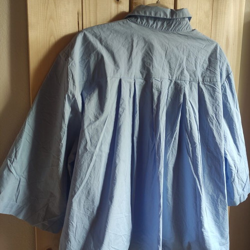 Sisley blue cotton shirt L, wide fit with pleated back