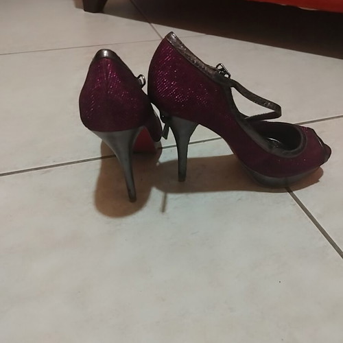 Peep Toe Paris Hilton Shoes like new, purple, size 36