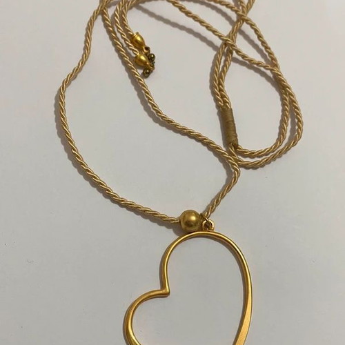 Necklace with gold heart like new, adjustable cord, beige and gold tone