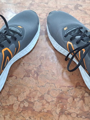 New Balance 411v3 sneakers size 45.5 like new gray-orange